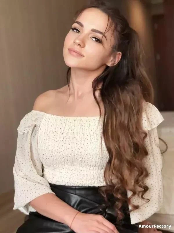 Elvina Profile image 2